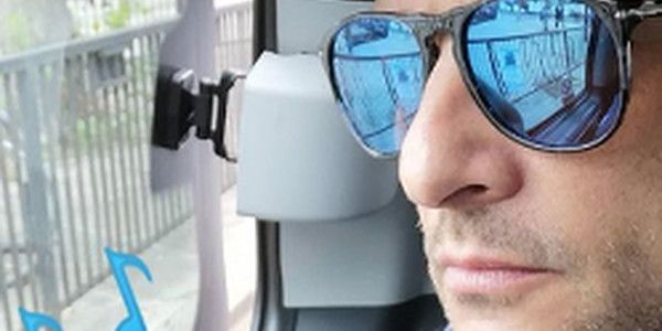 David Hallyday trop occupé en studio pour s'intéresser à Laeticia, « ignorée » superbement (photo)