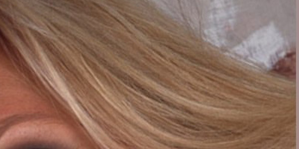 Estelle Lefébure, "célibataire", en larmes en public, triste photo