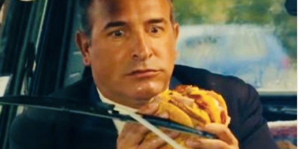 Jean Dujardin craque sur un gros sandwich bien gras (photo)