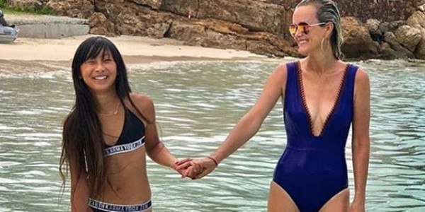 Laeticia Hallyday très protectrice avec sa fille Jade à Saint-Barth (photo)