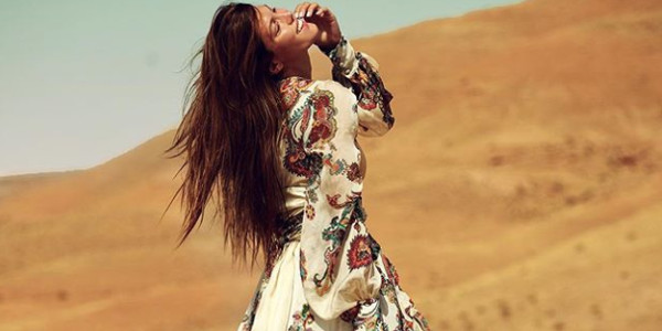 Loin de Kev Adams, Iris Mittenaere se la coule douce « en célibataire » au Maroc (photo)