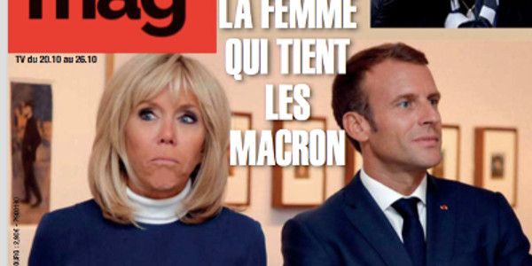 Nouveau scandale, la femme qui tient Brigitte et Emmanuel Macron (photo)