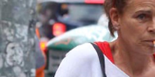 Stéphanie de Monaco accro aussi à la cigarette (photo)