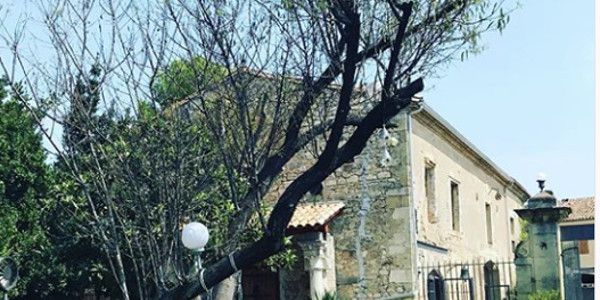 Vanessa Demouy dévoile une photo de sa superbe bâtisse