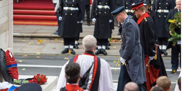 Prince Harry sosie parfait de son grand-père avec sa barbe « polémique »