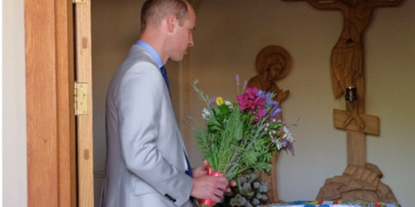 Le prince William se recueille sur la tombe de son arrière-grand-mère paternelle à Jérusalem