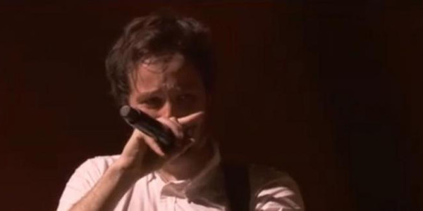 Vianney fond en larmes lors de son concert à l'AccorHotels Arena (vidéo)