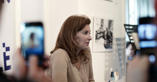 Valérie Trierweiler applaudit des deux mains Ségolène Royal et tacle les bobos