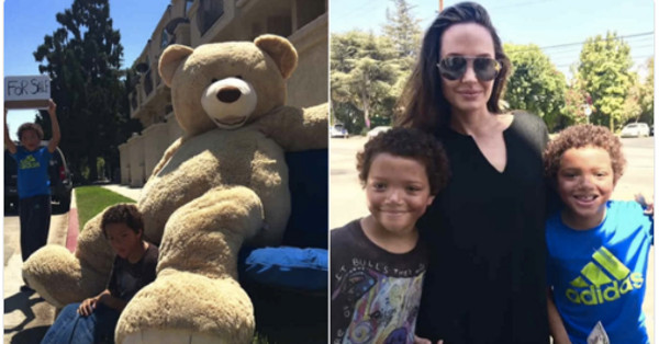 Angelina Jolie achète un ours en peluche 100$ à des enfants au bord de la route