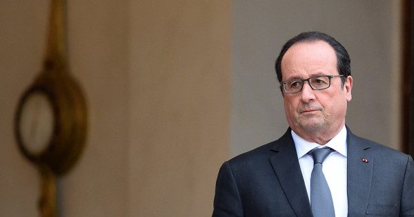 François Hollande au secours d'Emmanuel Macron visé les Russes