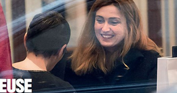 Julie Gayet taclée chez Laurent Ruquier ?