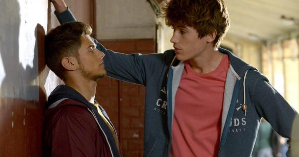 Rayane Bensetti critiqué après son rôle de gay dans « Clem »