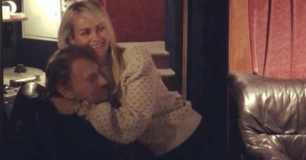 Johnny Hallyday prépare son retour avec Yode ?lice, l'ex de Jenifer (vidéo)