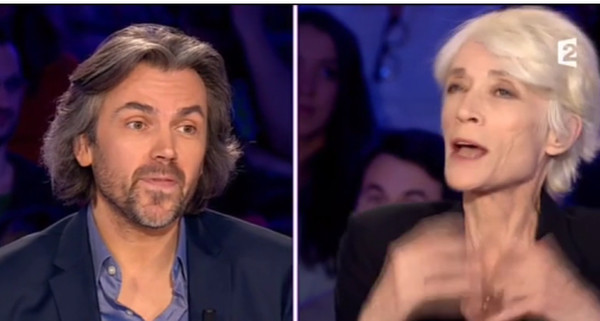 Attaqué par Françoise Hardy, Ayme­ric Caron garde son calme dans ONPC (vidéo)