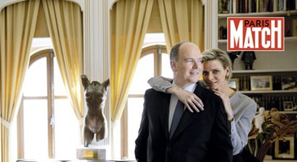 Charlène et Albert de Monaco invités d'honneur du Pape François (vidéo)