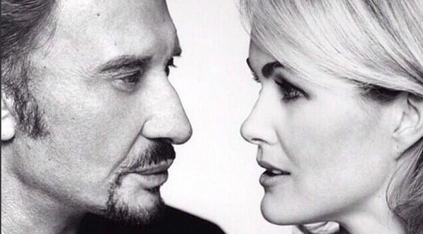 Johnny et Laeticia Hallyday de retour à Los Angeles, après l'hommage à Gad Elmaleh (photo)