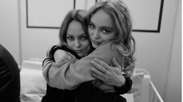 Lily-Rose Depp doit tout à Vanessa Paradis. Elle confirme