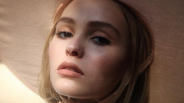 Lily-Rose aux bras de Johnny Depp pour la montée des marches ?