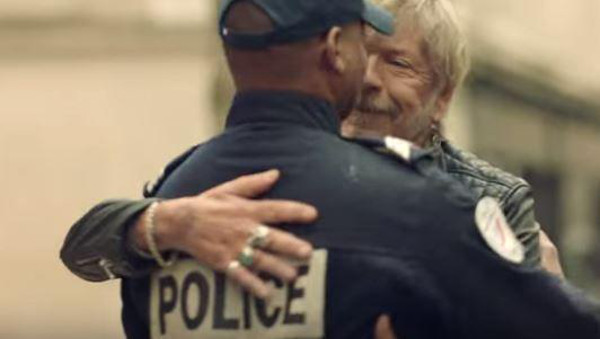 Renaud apporte son soutien aux policiers « J'irais bien manifester avec vous »