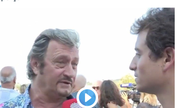 Johnny Hallyday, son sosie militant FN, en discussion lunaire avec un journaliste (vidéo)
