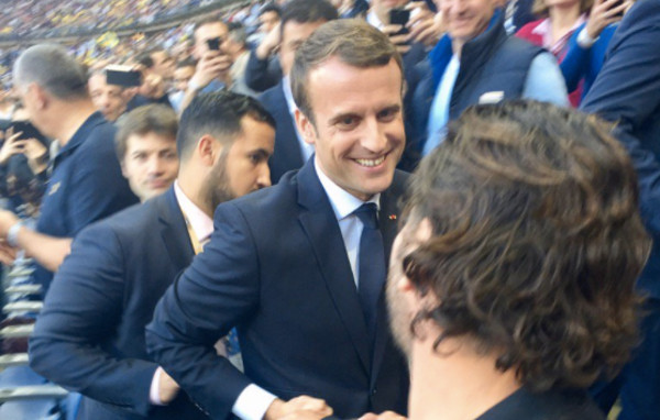 Michael Youn ému par sa rencontre avec Emmanuel Macron (photo)