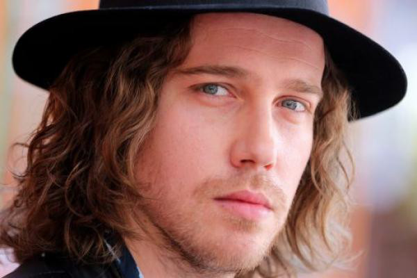 Julien Doré fait une promesse trop mignonne à Emy, une fan de 6 ans