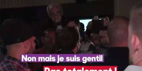 Emmanuel Macron « recadre » un homme qui refuse de lui serrer la main (vidéo)
