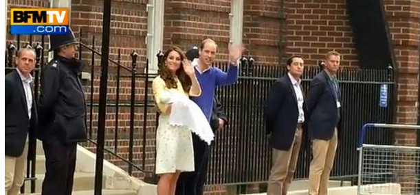 Kate Middleton et William, que se sont-ils dit devant la maternité ? (photos)