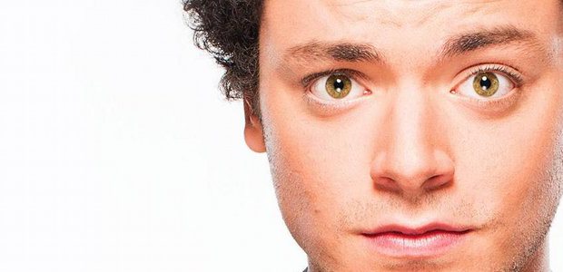 Kev Adams, pourquoi est-il si proche de ses fans ?