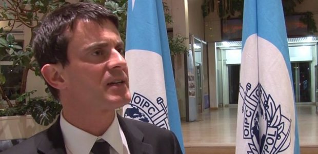Manuel Valls fait rougir Natalia Vodianova