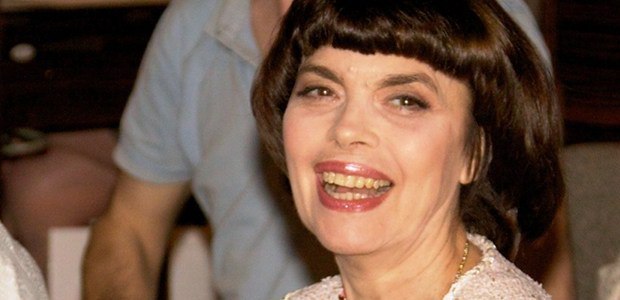 Mireille Mathieu, pourquoi a-t-elle chanté pour Vladimir Poutine et Mouammar Kadhafi ?