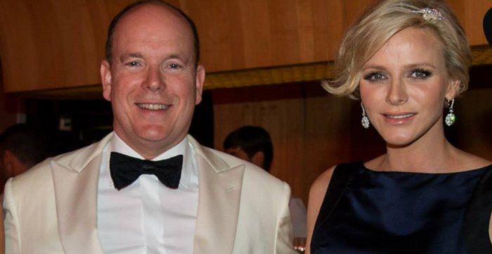 Charlène de Monaco, sans escorte pour apporter des fleurs à la Cathédrale