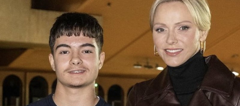 Charlène de Monaco habille la jeunesse monégasque : un geste qui marque