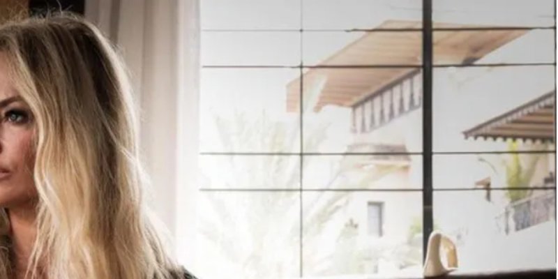 Adriana Karembeu : retour en famille avec Aram Ohanian à Marrakech