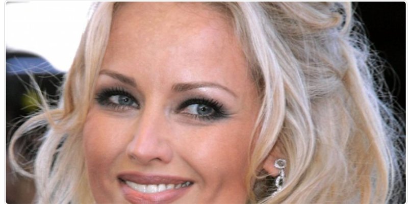 Adriana Karembeu, Nina, sa fille adopte Marc Lavoine