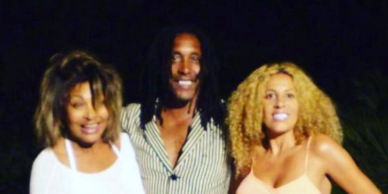 Afida Turner pleure Ronnie Turner, le déchirant hommage de Tina Turner