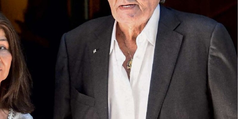 Alain Delon dit non au mariage avec Hiromi - révélation sur leur deal