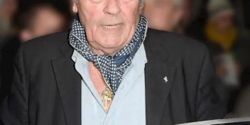 Alain Delon, grave accident de voiture - Anouchka donne des nouvelles (photo)