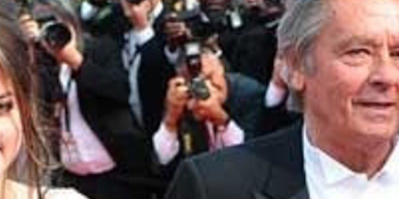 Alain Delon touché par la mort d'Olivier Dassault, son étonnant silence