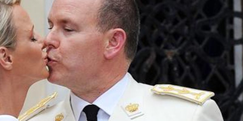 Albert de Monaco au chevet de Charlène de Monaco opérée à la tête