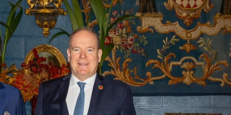 Albert de Monaco « sensible » à la démarche de Gad Elmaleh « converti » au catholicisme