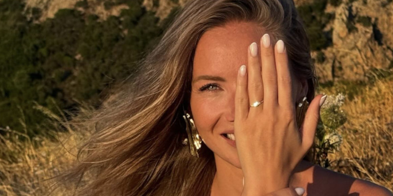 Amandine Petit fiancée à Julien G en Corse !