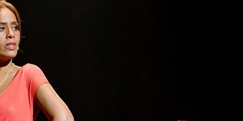 Amel Bent, boule au ventre sur France 2 - ce bébé qui la met dans ses états (photo)