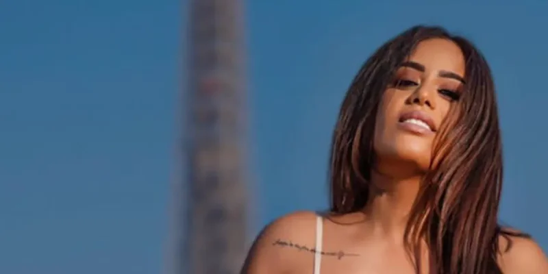 Amel Bent brisée par les épreuves, son fils encore hospitalisé