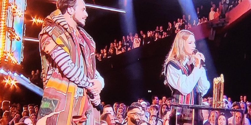 Angèle (NRJ Music Awards), malaise avec Yanis Marshall, leur échange lunaire