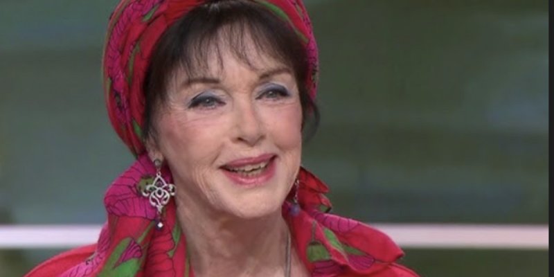 Anny Duperey sauve une SDF !