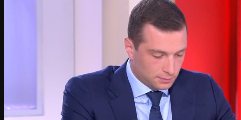 Anne-Elisabeth Lemoine déconcertée par les explications lunaires de Jordan Bardella, Patrick Cohen perplexe