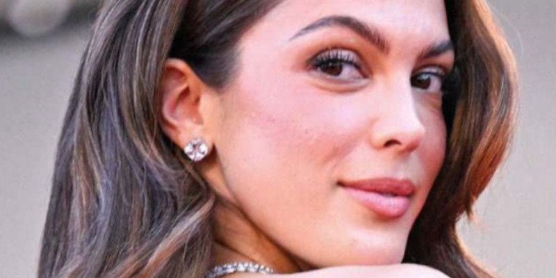 Antoine Dupont et Iris Mittenaere : leur couple inquiète les proches du joueur