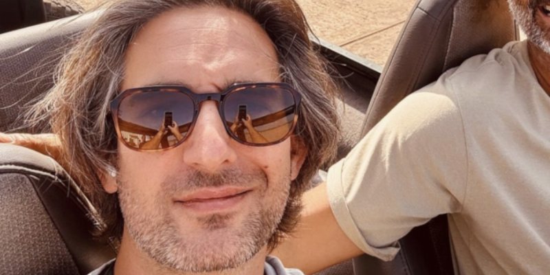 Balthazar, le fils de Dimitri Rassam et Charlotte Casiraghi, au centre d'une photo attendrissante