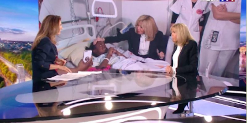 Brigitte Macron décontractée, elle ne masque pas son enthousiasme à l'hôpital (photo)